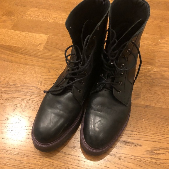 Black leather combat boots - Picture 6 of 10